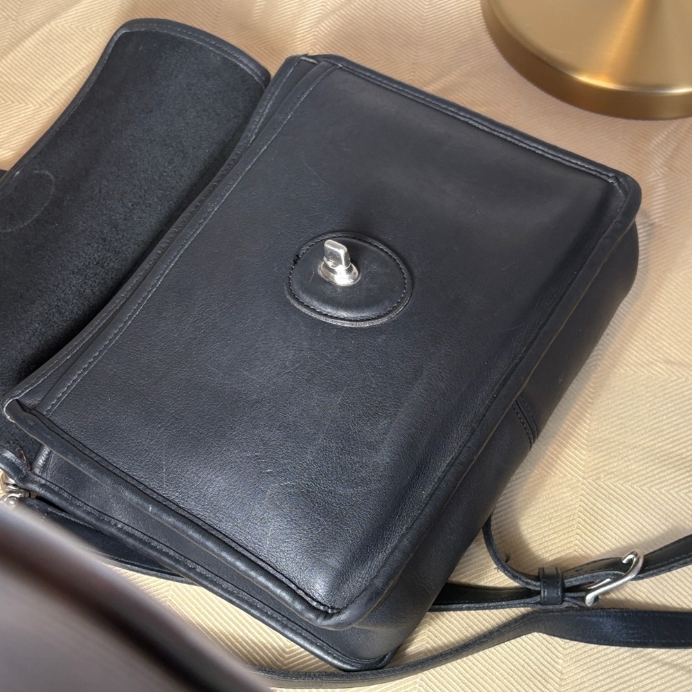 Vintage Coach Willis Shoulder Bag No. 240-3505 – Made in the United States! - Picture 8 of 12
